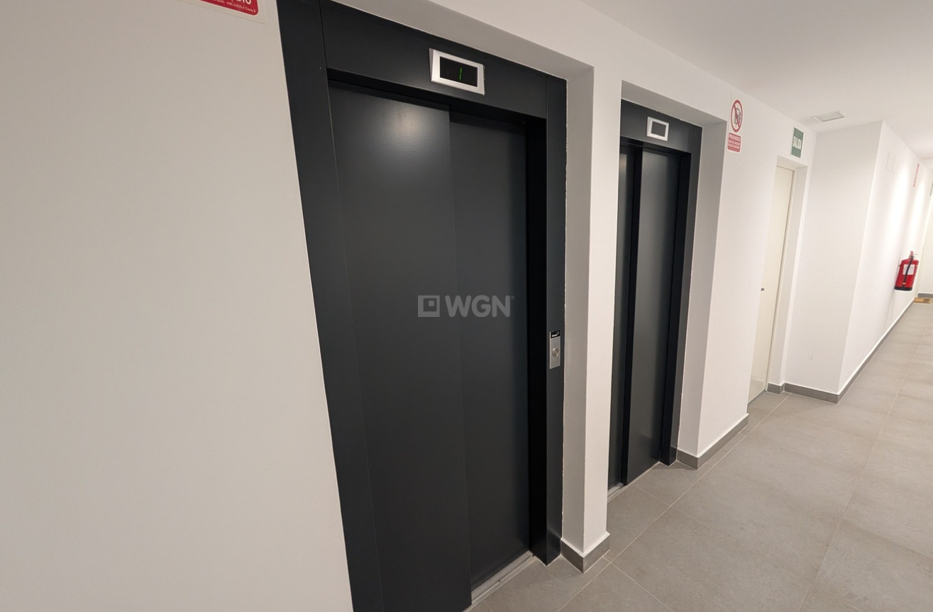 Odsprzedaż - Mieszkanie w bloku - Dehesa de Campoamor - Costa Blanca