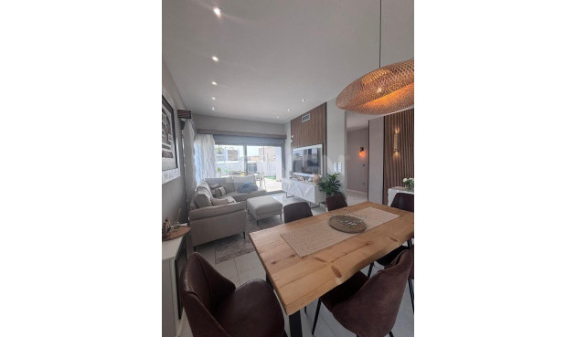 Odsprzedaż - Villa - Villamartin - Costa Blanca