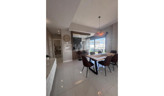 Odsprzedaż - Villa - Villamartin - Costa Blanca