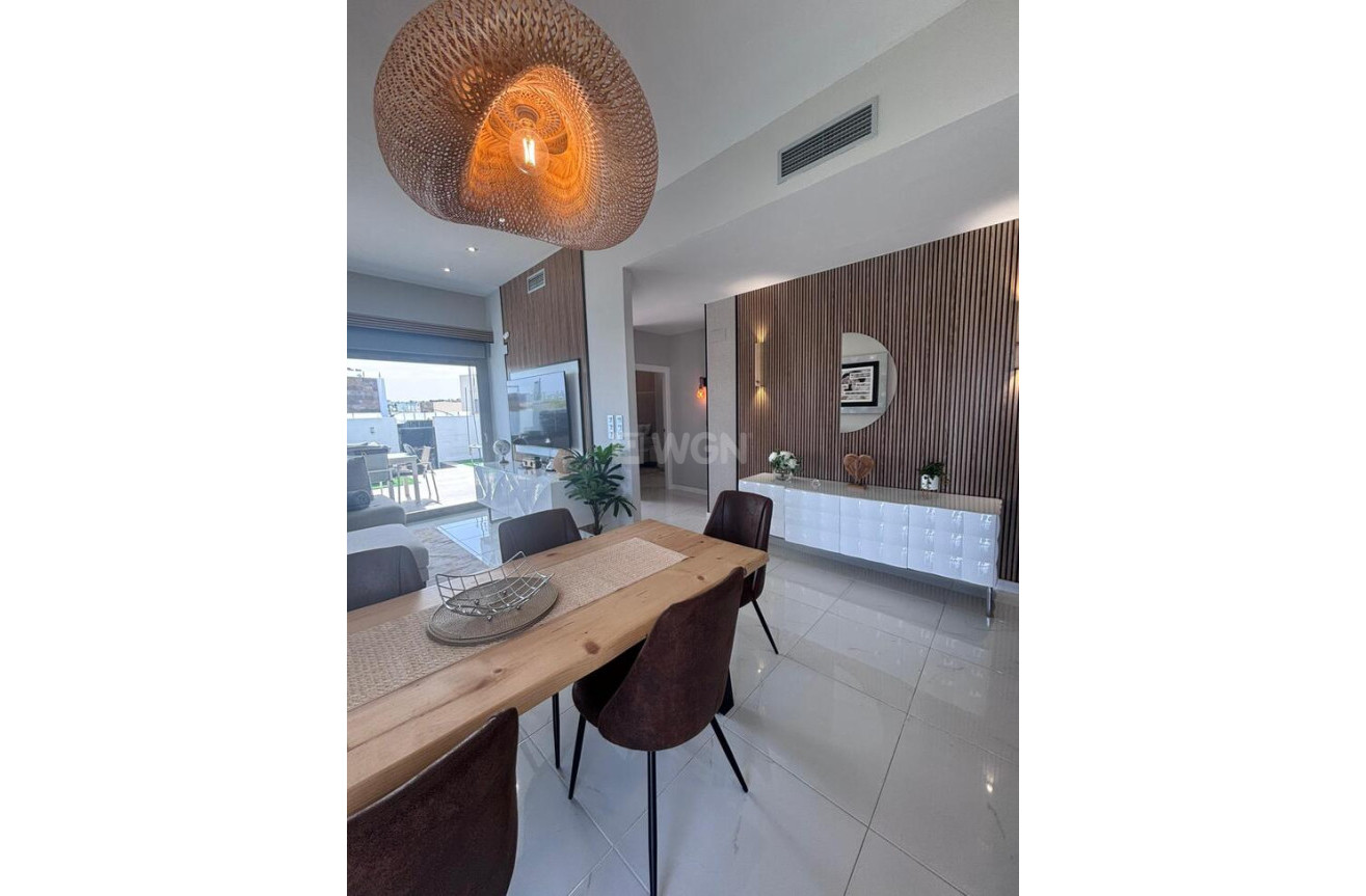 Odsprzedaż - Villa - Villamartin - Costa Blanca