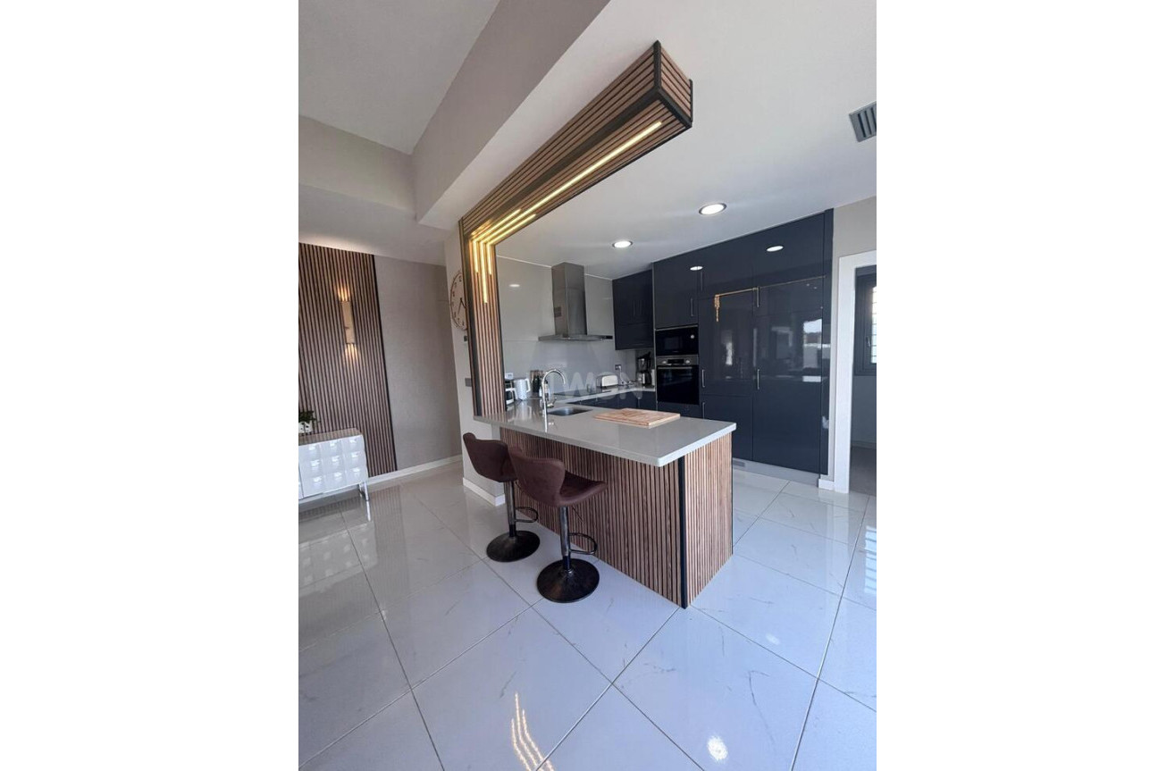 Odsprzedaż - Villa - Villamartin - Costa Blanca