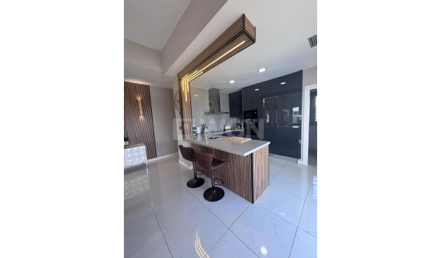 Odsprzedaż - Villa - Villamartin - Costa Blanca