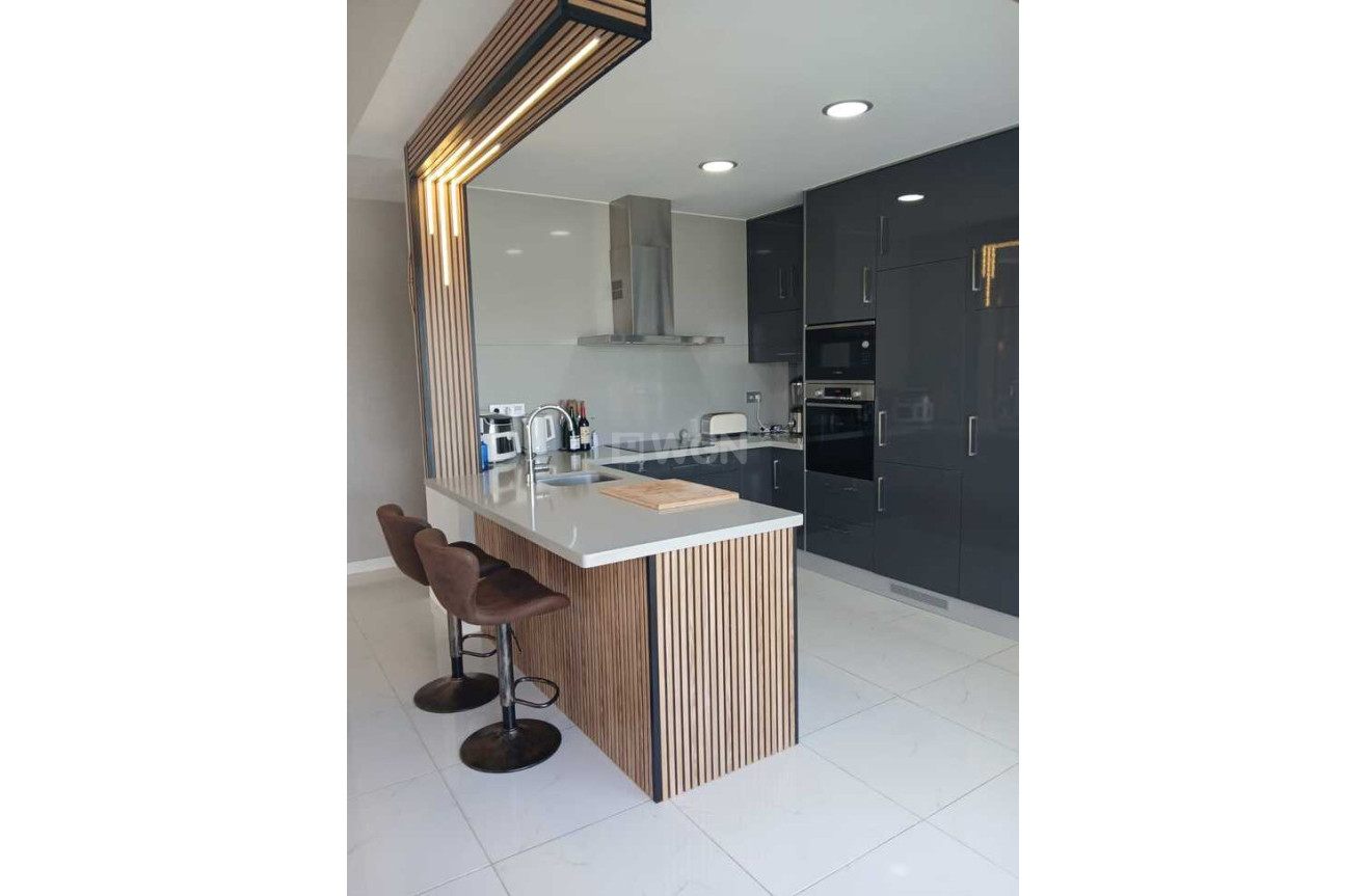 Odsprzedaż - Villa - Villamartin - Costa Blanca