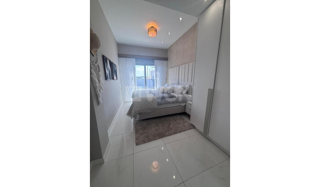 Odsprzedaż - Villa - Villamartin - Costa Blanca