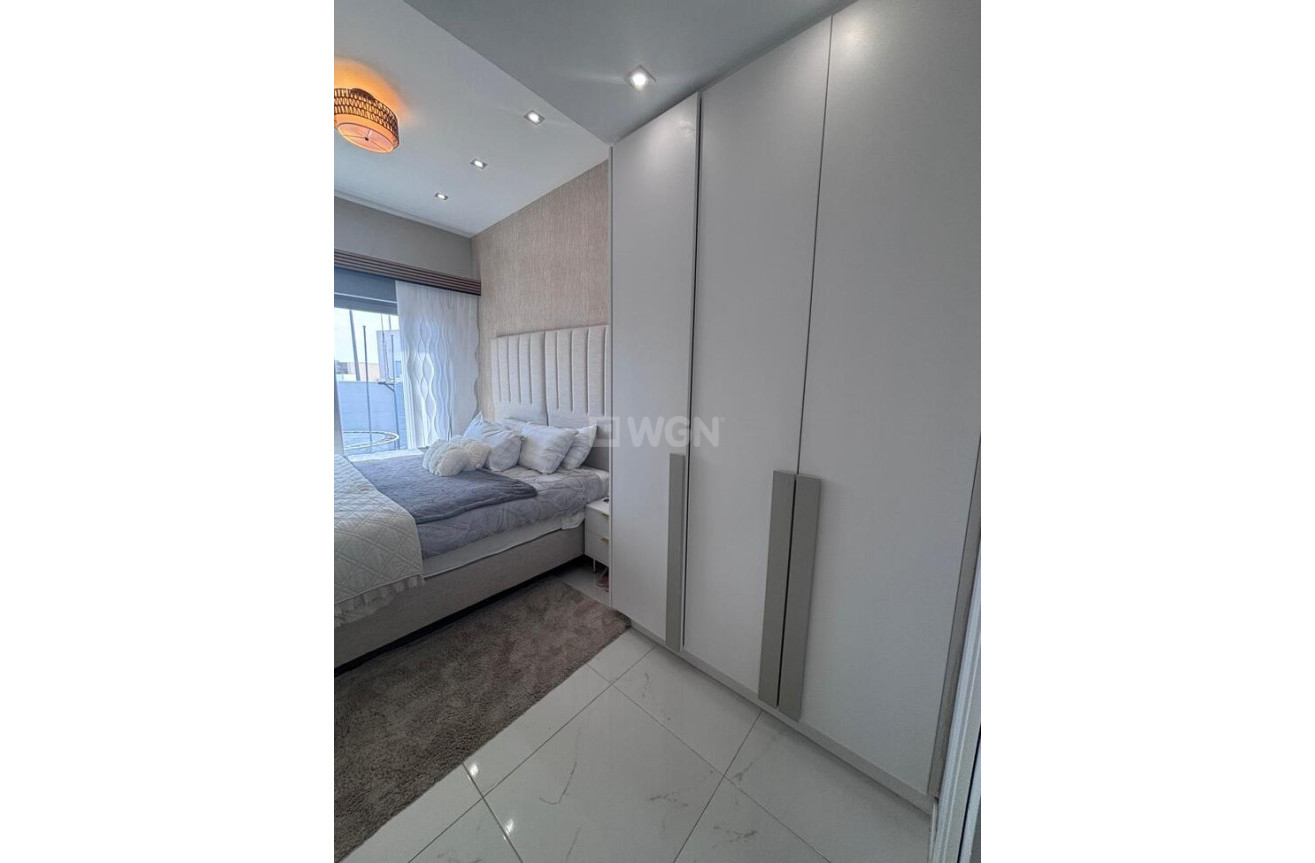 Odsprzedaż - Villa - Villamartin - Costa Blanca