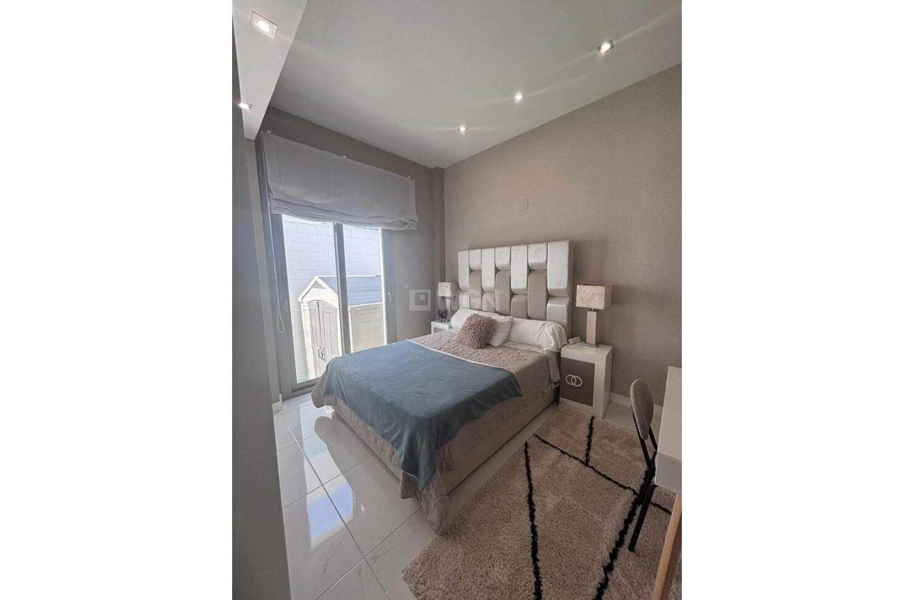 Odsprzedaż - Villa - Villamartin - Costa Blanca