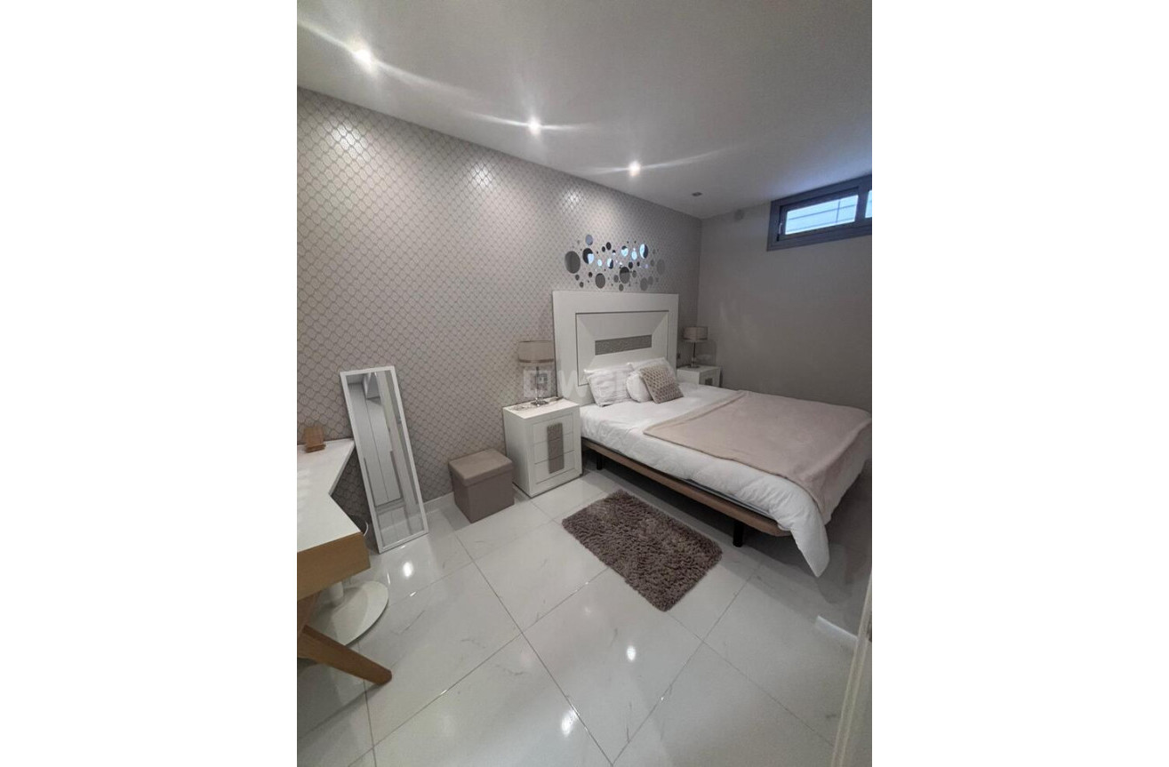 Odsprzedaż - Villa - Villamartin - Costa Blanca