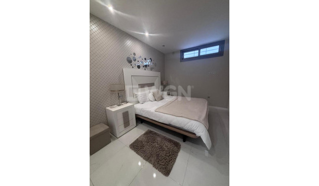 Odsprzedaż - Villa - Villamartin - Costa Blanca