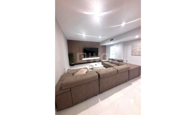 Odsprzedaż - Villa - Villamartin - Costa Blanca