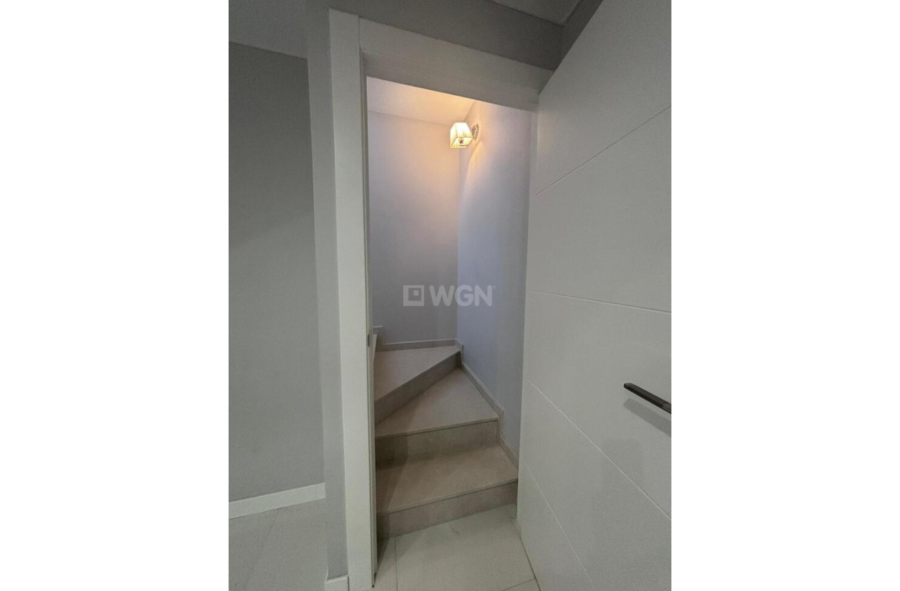 Odsprzedaż - Villa - Villamartin - Costa Blanca