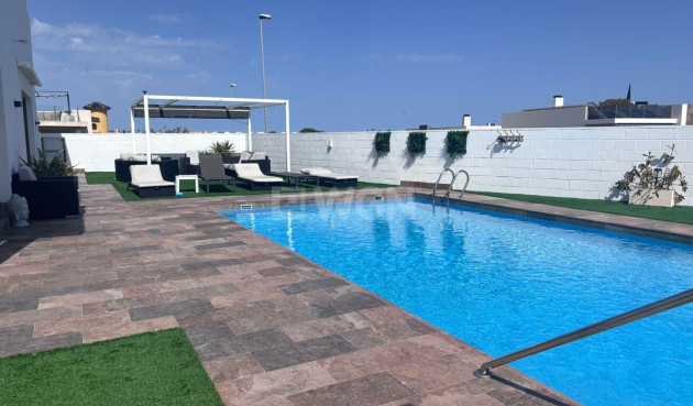 Odsprzedaż - Villa - Villamartin - Costa Blanca