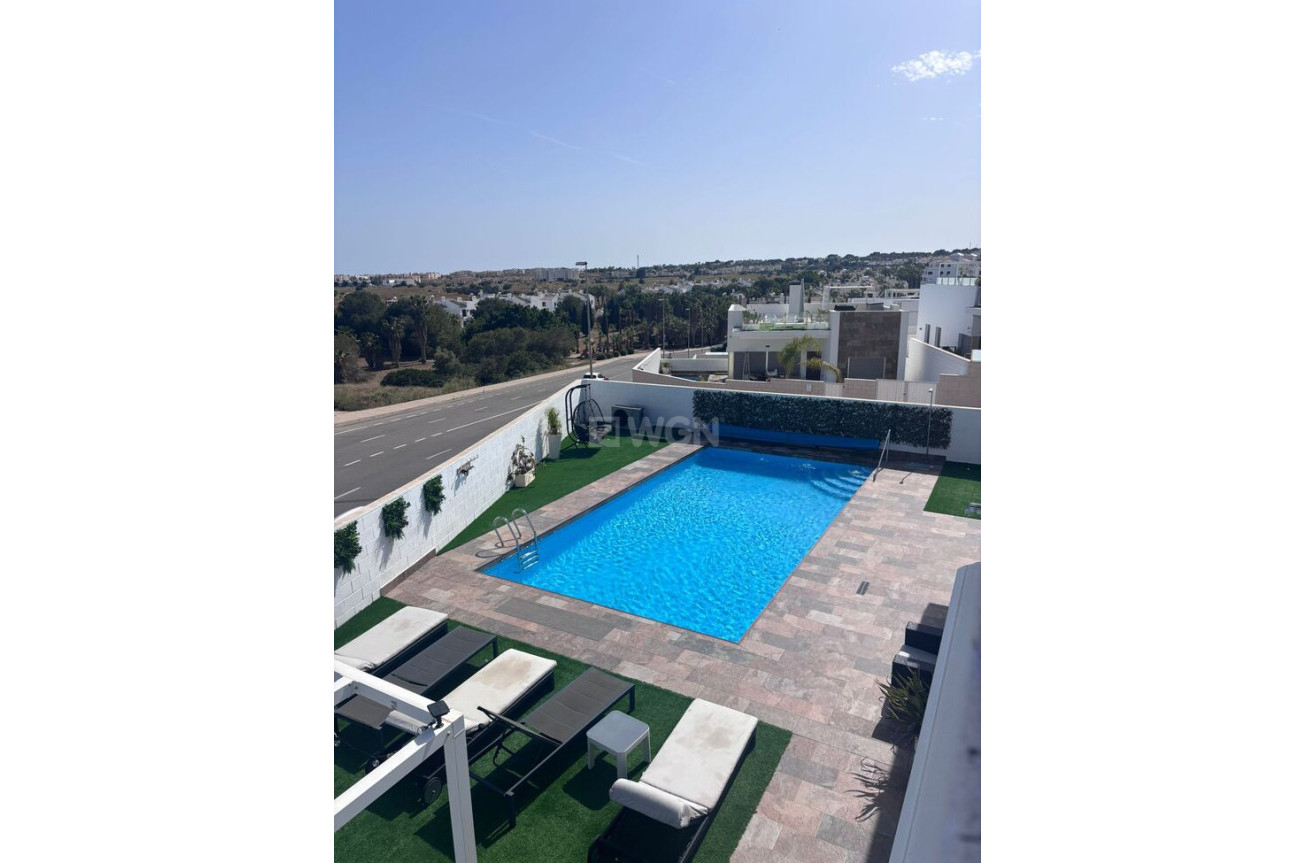 Odsprzedaż - Villa - Villamartin - Costa Blanca