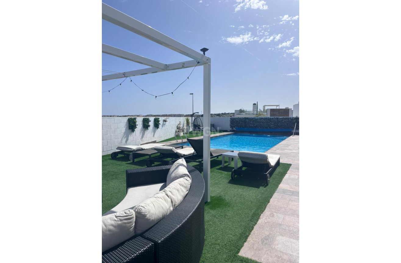 Odsprzedaż - Villa - Villamartin - Costa Blanca