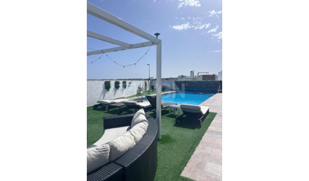 Odsprzedaż - Villa - Villamartin - Costa Blanca