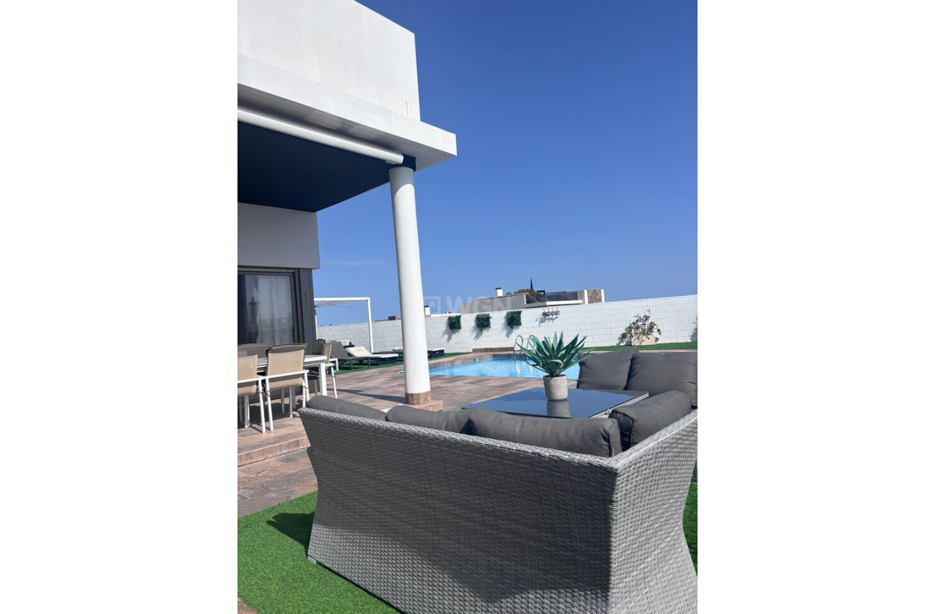 Odsprzedaż - Villa - Villamartin - Costa Blanca