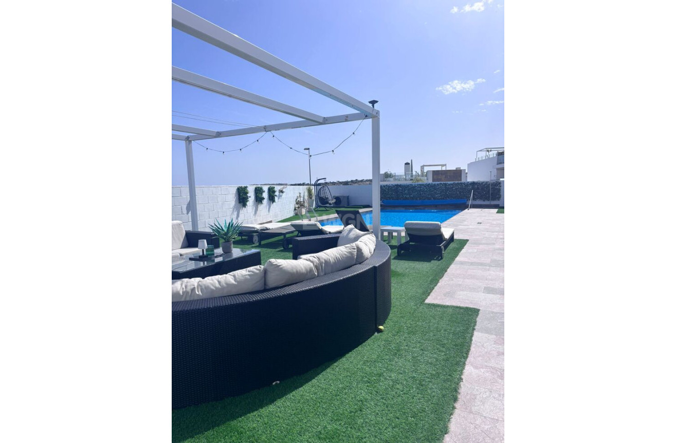 Odsprzedaż - Villa - Villamartin - Costa Blanca