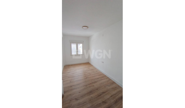 Odsprzedaż - Mieszkanie w bloku - Torrevieja - Centro