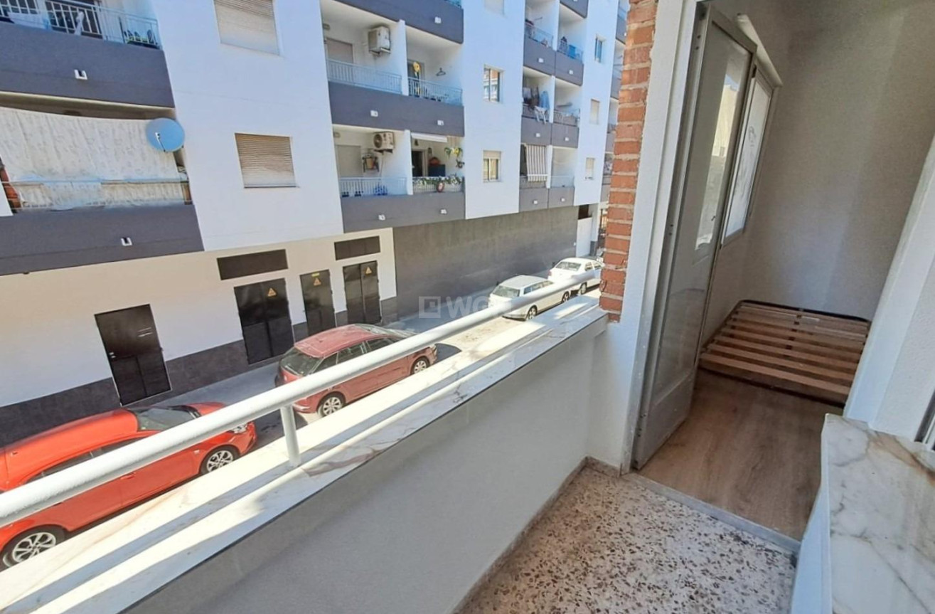 Odsprzedaż - Mieszkanie w bloku - Torrevieja - Centro