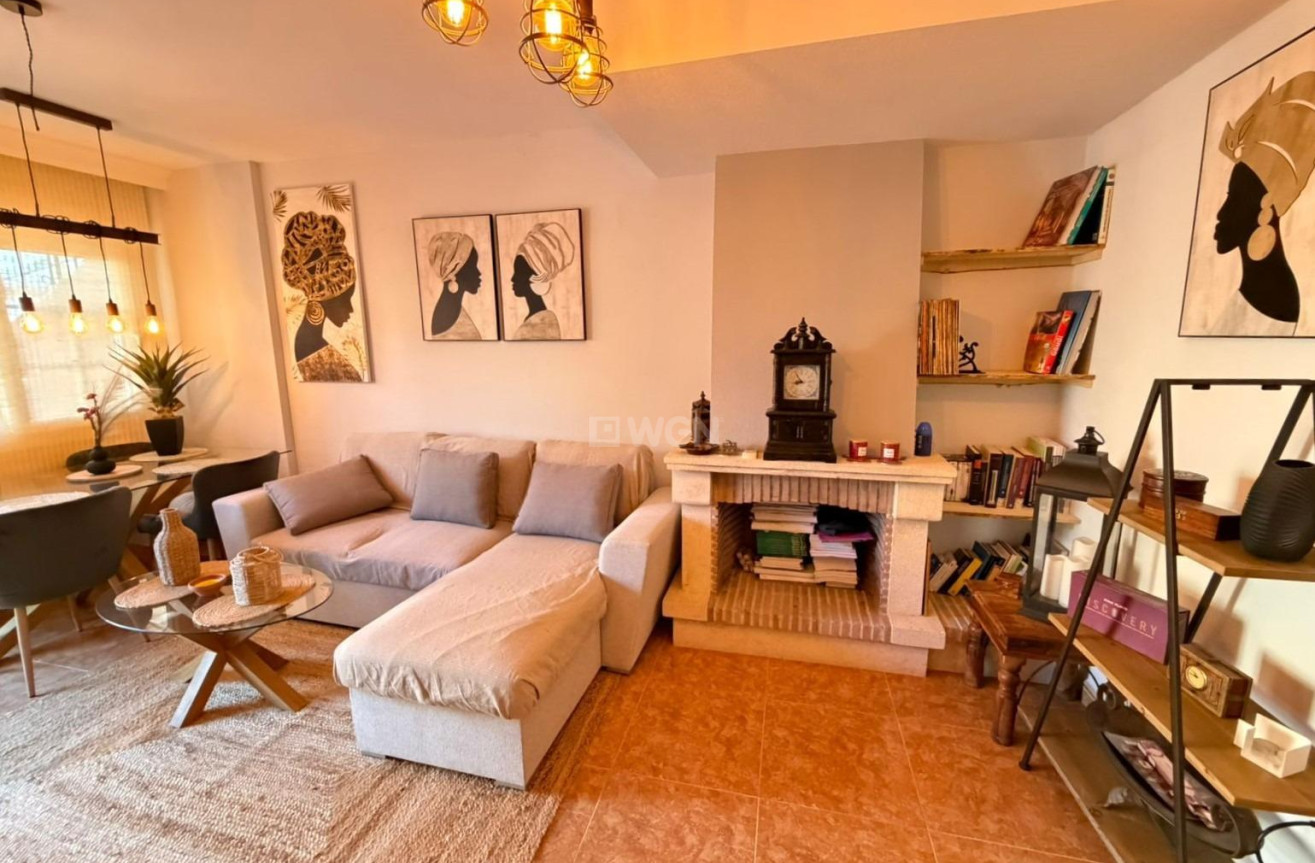 Odsprzedaż - Villa - Orihuela Costa - Villamartín