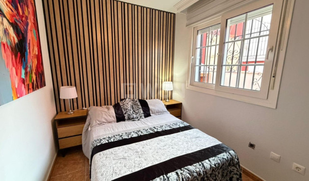 Odsprzedaż - Villa - Orihuela Costa - Villamartín