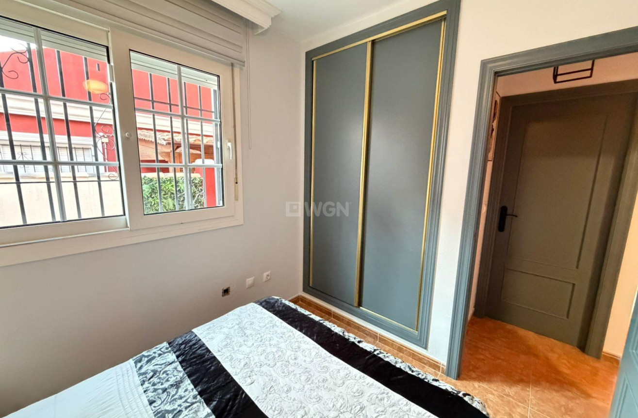 Odsprzedaż - Villa - Orihuela Costa - Villamartín