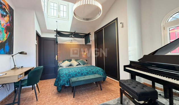 Odsprzedaż - Villa - Orihuela Costa - Villamartín