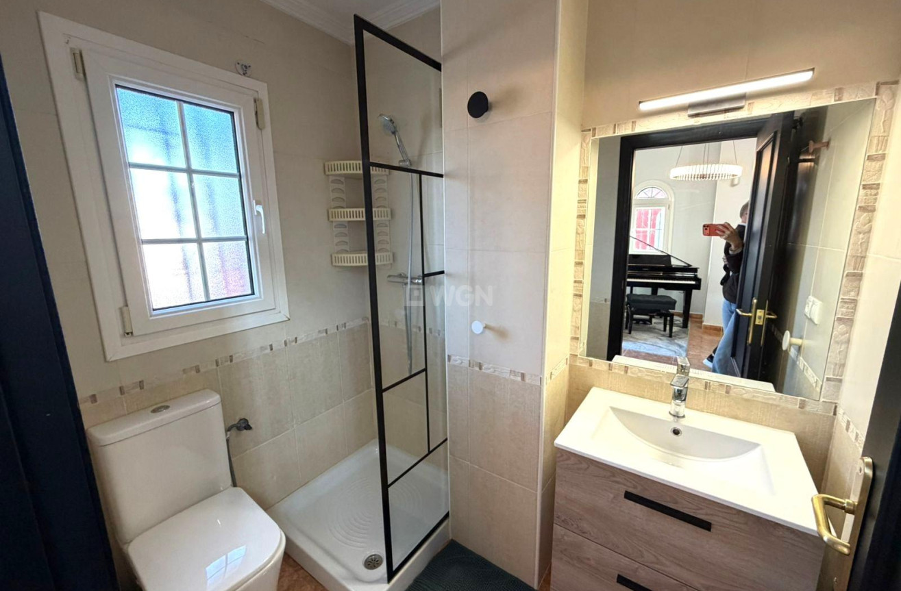 Odsprzedaż - Villa - Orihuela Costa - Villamartín