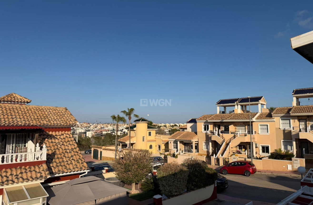 Odsprzedaż - Villa - Orihuela Costa - Villamartín