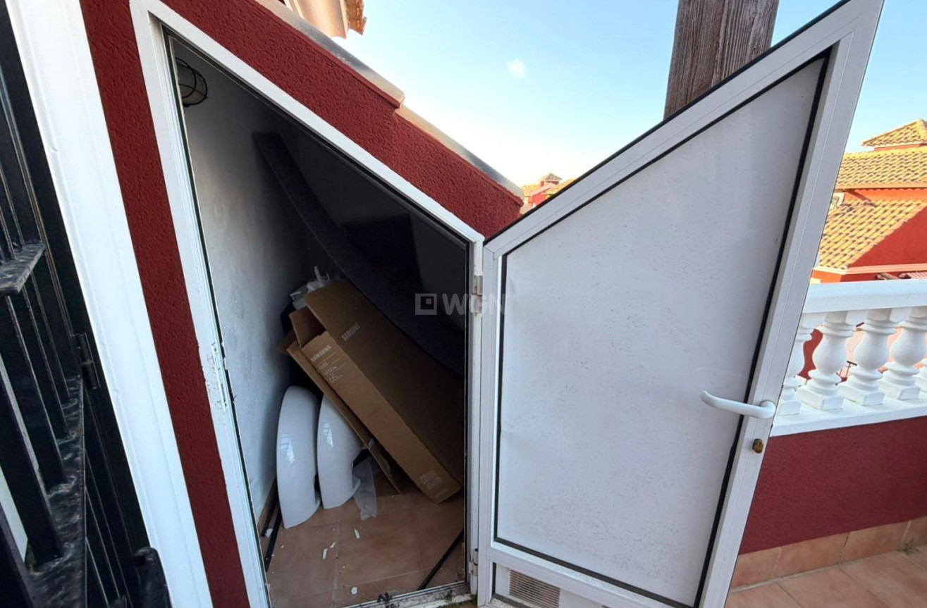 Odsprzedaż - Villa - Orihuela Costa - Villamartín