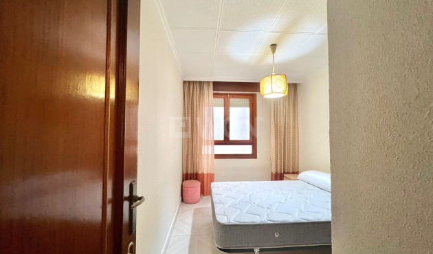 Odsprzedaż - Mieszkanie w bloku - Torrevieja - Acequion