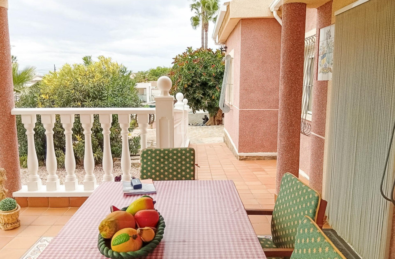 Odsprzedaż - Villa - Torrevieja - La Siesta