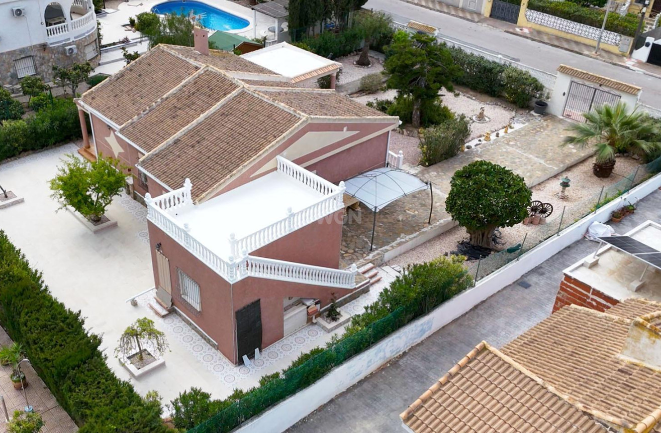 Odsprzedaż - Villa - Torrevieja - La Siesta