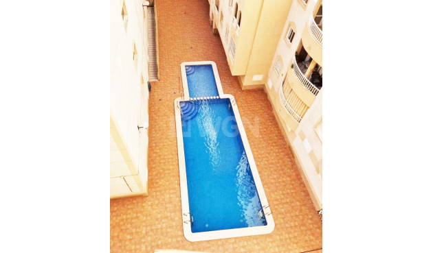 Odsprzedaż - Mieszkanie w bloku - Torrevieja - Centro