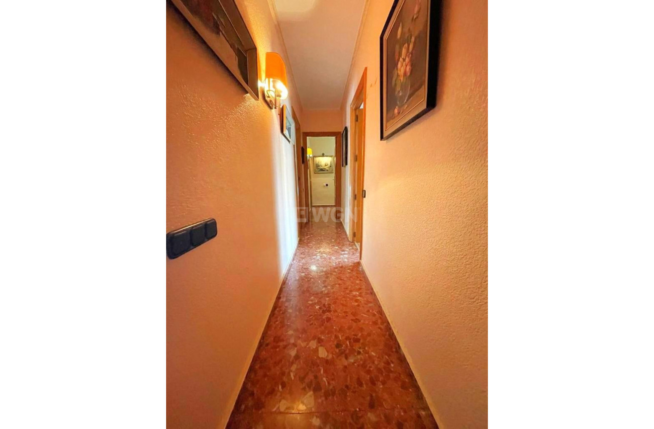 Odsprzedaż - Mieszkanie w bloku - Torrevieja - Estacion De Autobuses