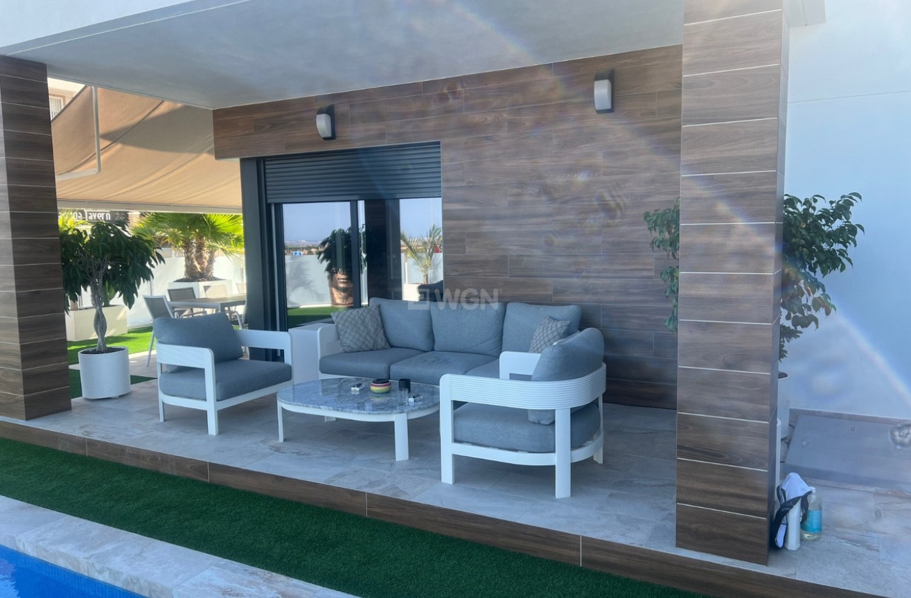 Odsprzedaż - Villa - Los Montesinos - Costa Blanca