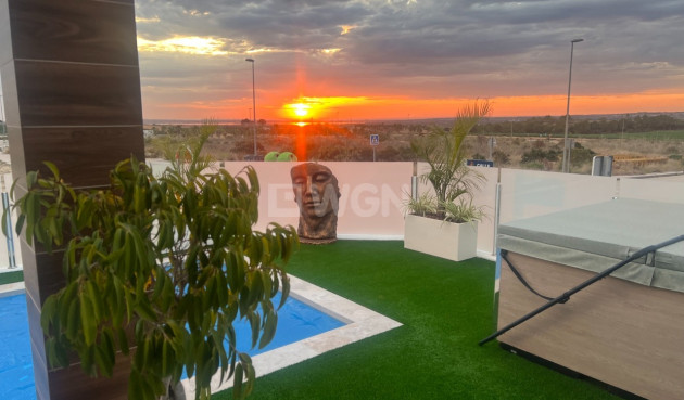 Odsprzedaż - Villa - Los Montesinos - Costa Blanca