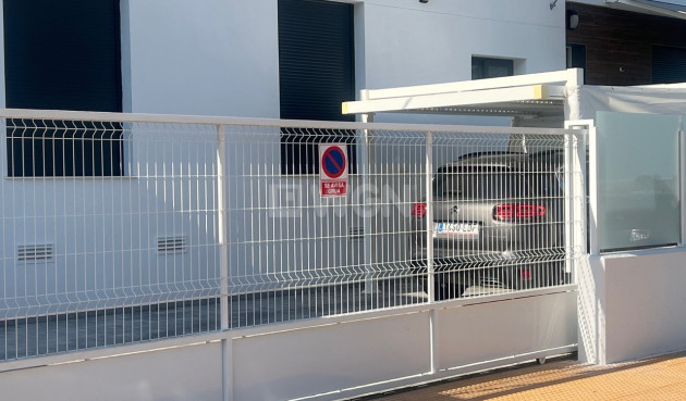 Odsprzedaż - Villa - Los Montesinos - Costa Blanca