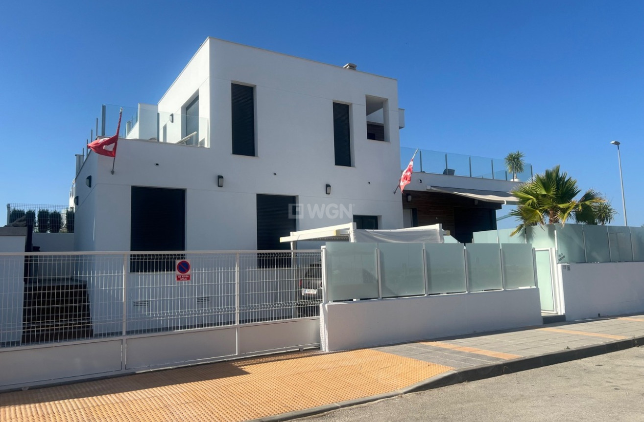 Odsprzedaż - Villa - Los Montesinos - Costa Blanca
