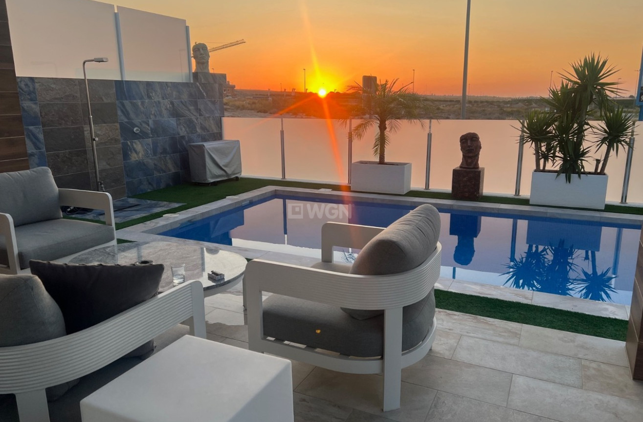 Odsprzedaż - Villa - Los Montesinos - Costa Blanca