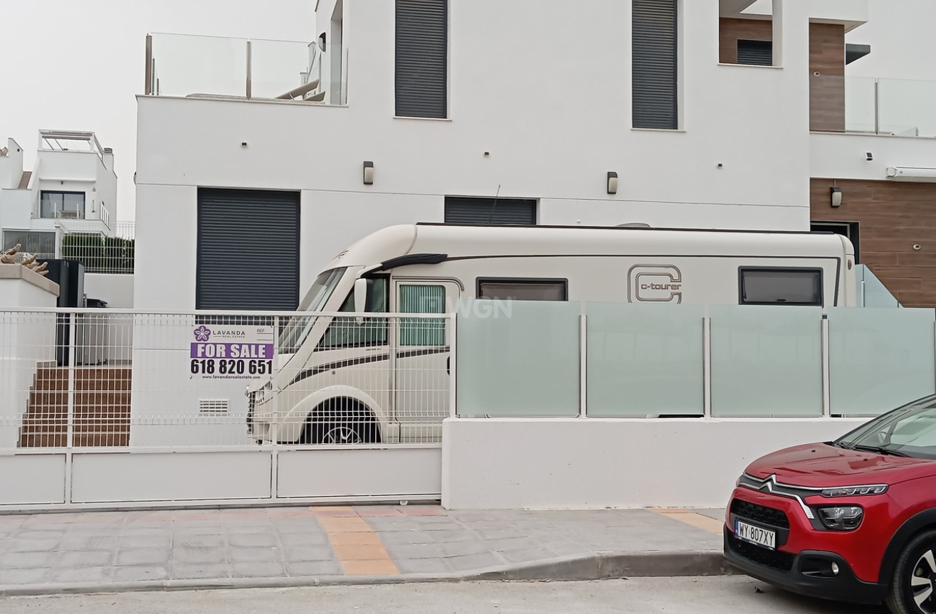 Odsprzedaż - Villa - Los Montesinos - Costa Blanca