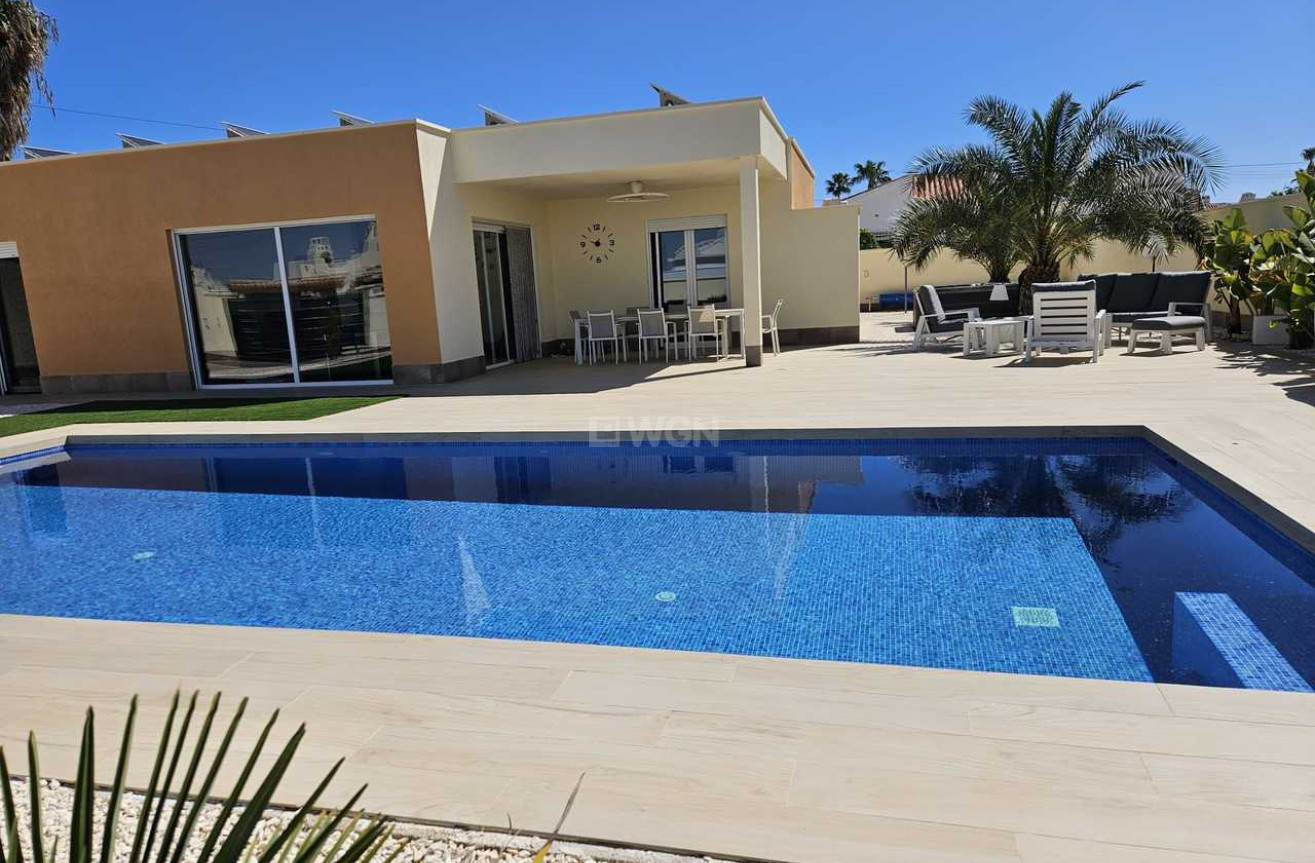 Odsprzedaż - Villa - Torrevieja - Costa Blanca