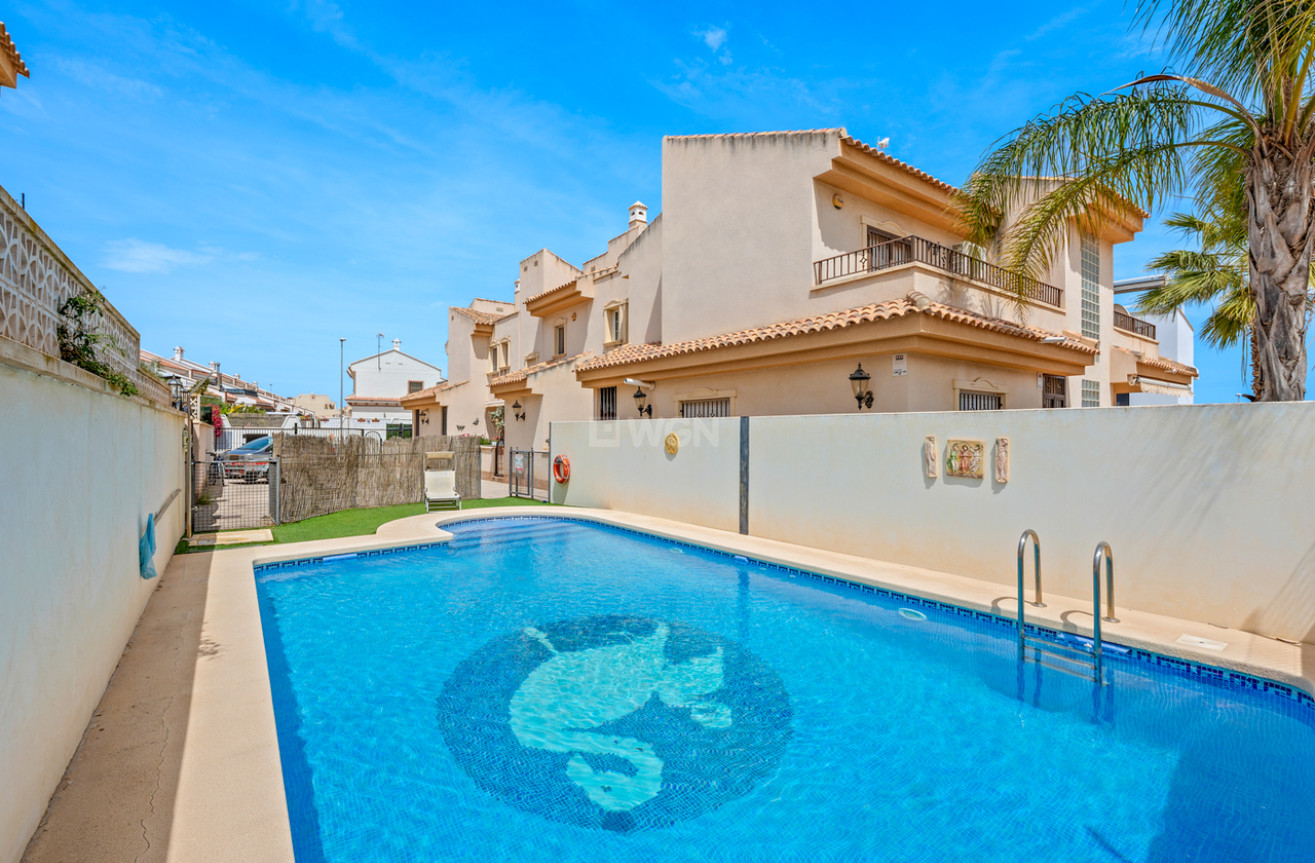 Resale - Townhouse - San Miguel de Salinas - Inland