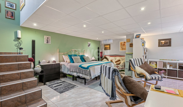 Resale - Townhouse - San Miguel de Salinas - Inland