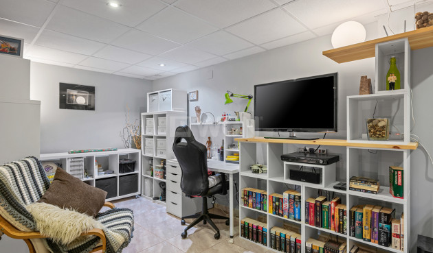 Resale - Townhouse - San Miguel de Salinas - Inland