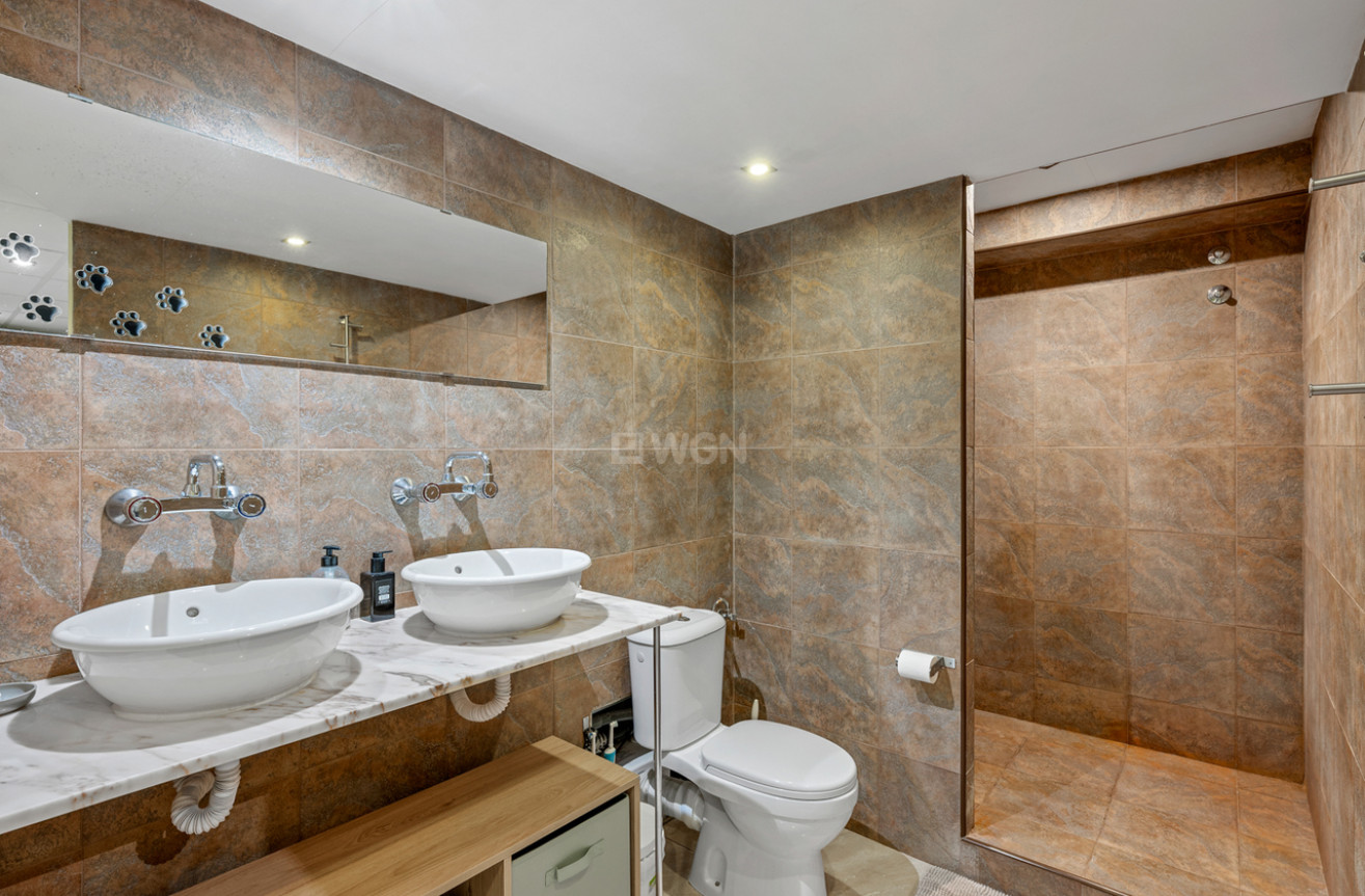 Resale - Townhouse - San Miguel de Salinas - Inland