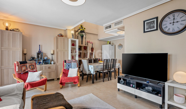 Resale - Townhouse - San Miguel de Salinas - Inland