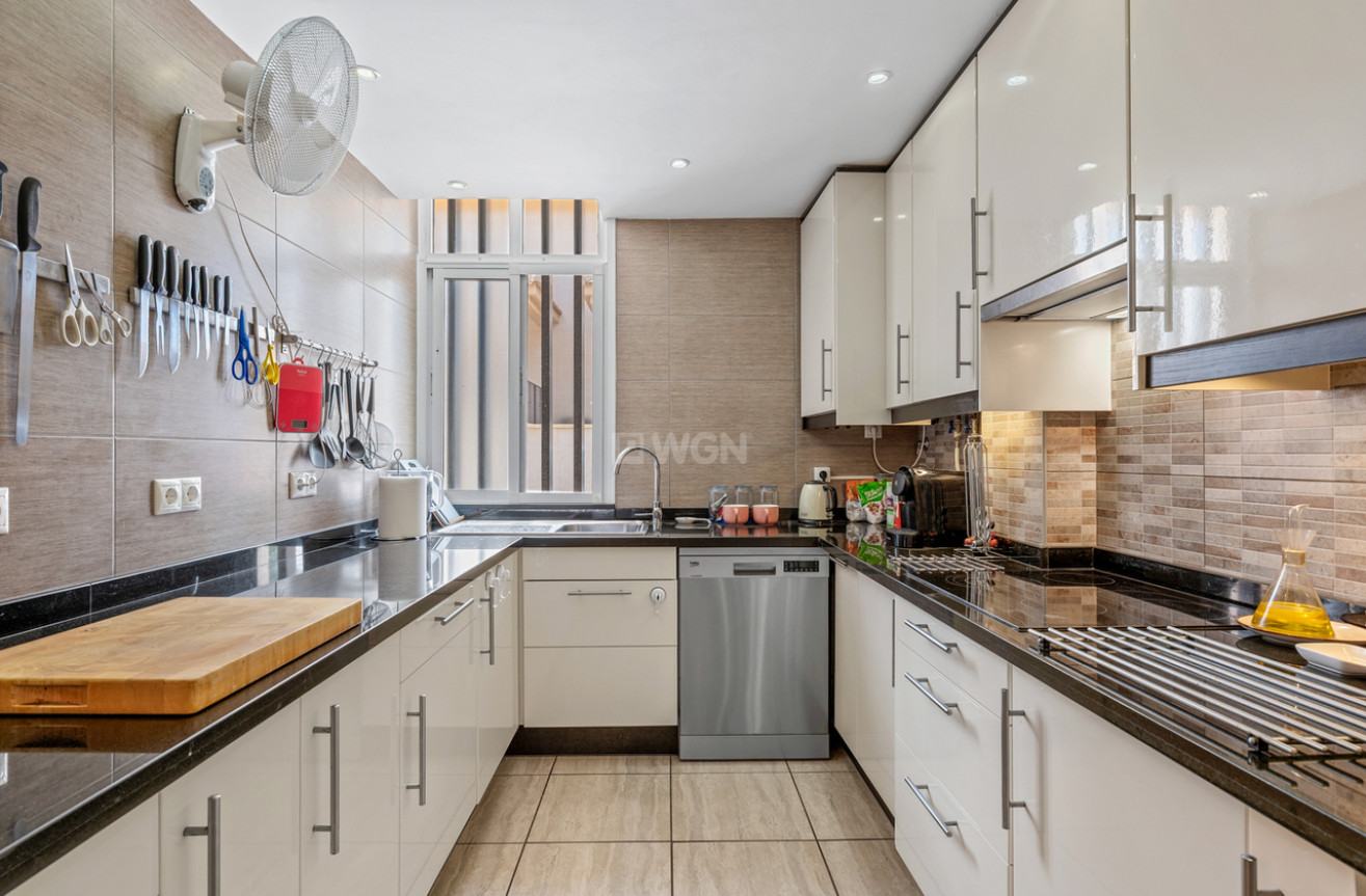 Resale - Townhouse - San Miguel de Salinas - Inland