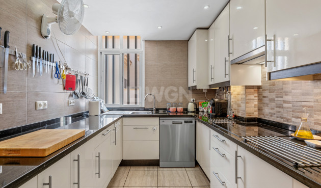 Resale - Townhouse - San Miguel de Salinas - Inland