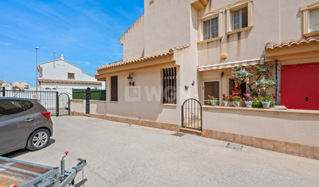 Resale - Townhouse - San Miguel de Salinas - Inland