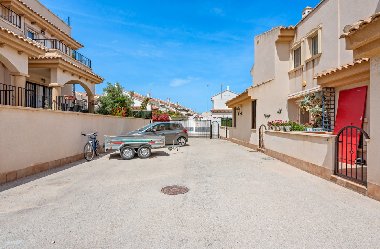 Resale - Townhouse - San Miguel de Salinas - Inland
